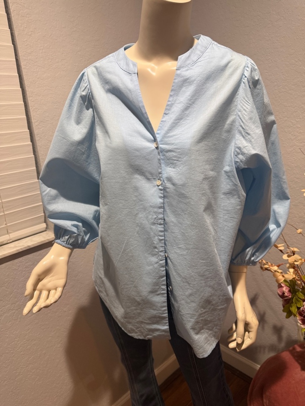 J. McLaughlin Light Blue V-Neck Balloon Sleeve Blouse